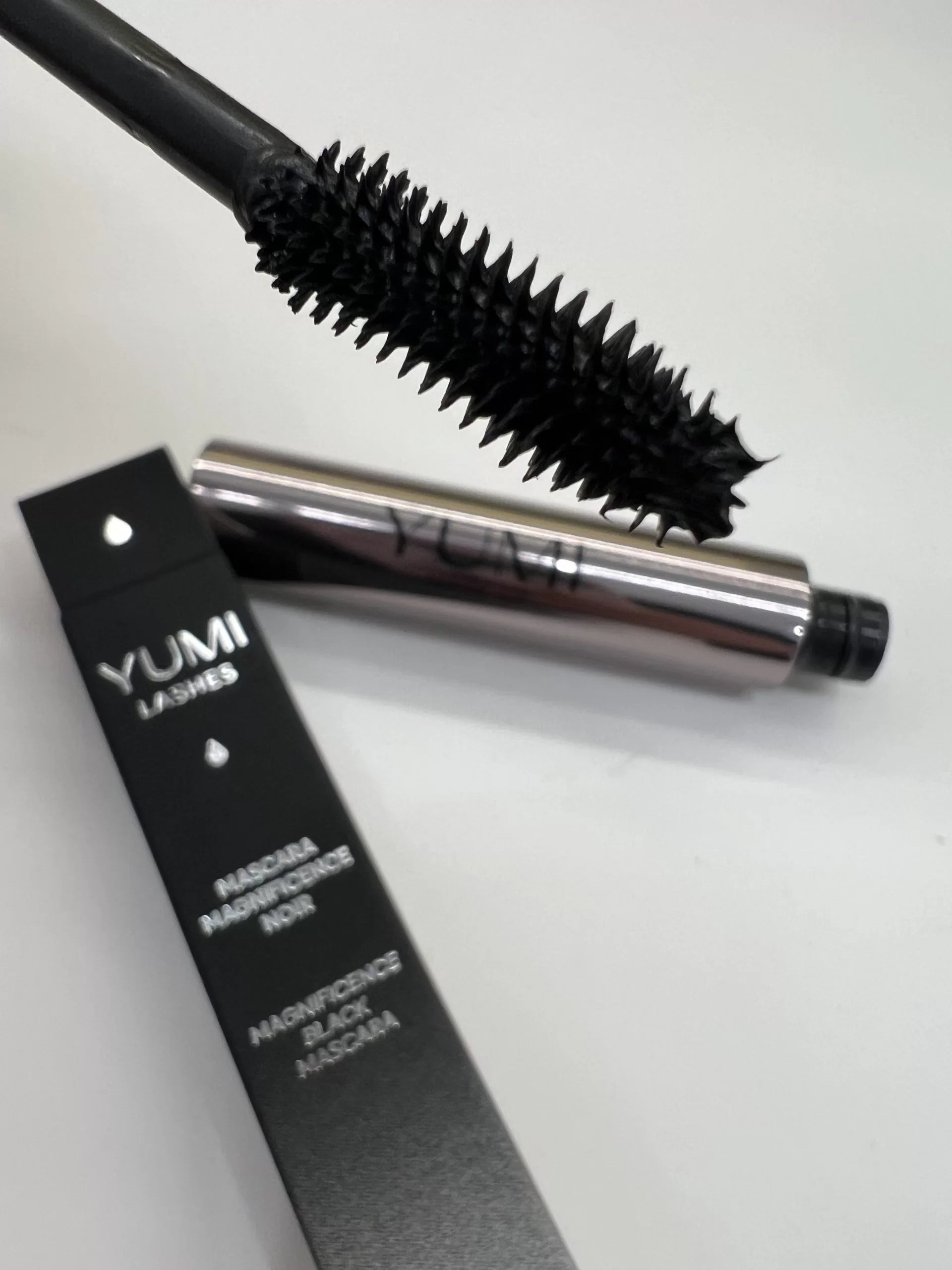 MANGNIFICENCE BLACK BLAKSTIENŲ TUŠAS