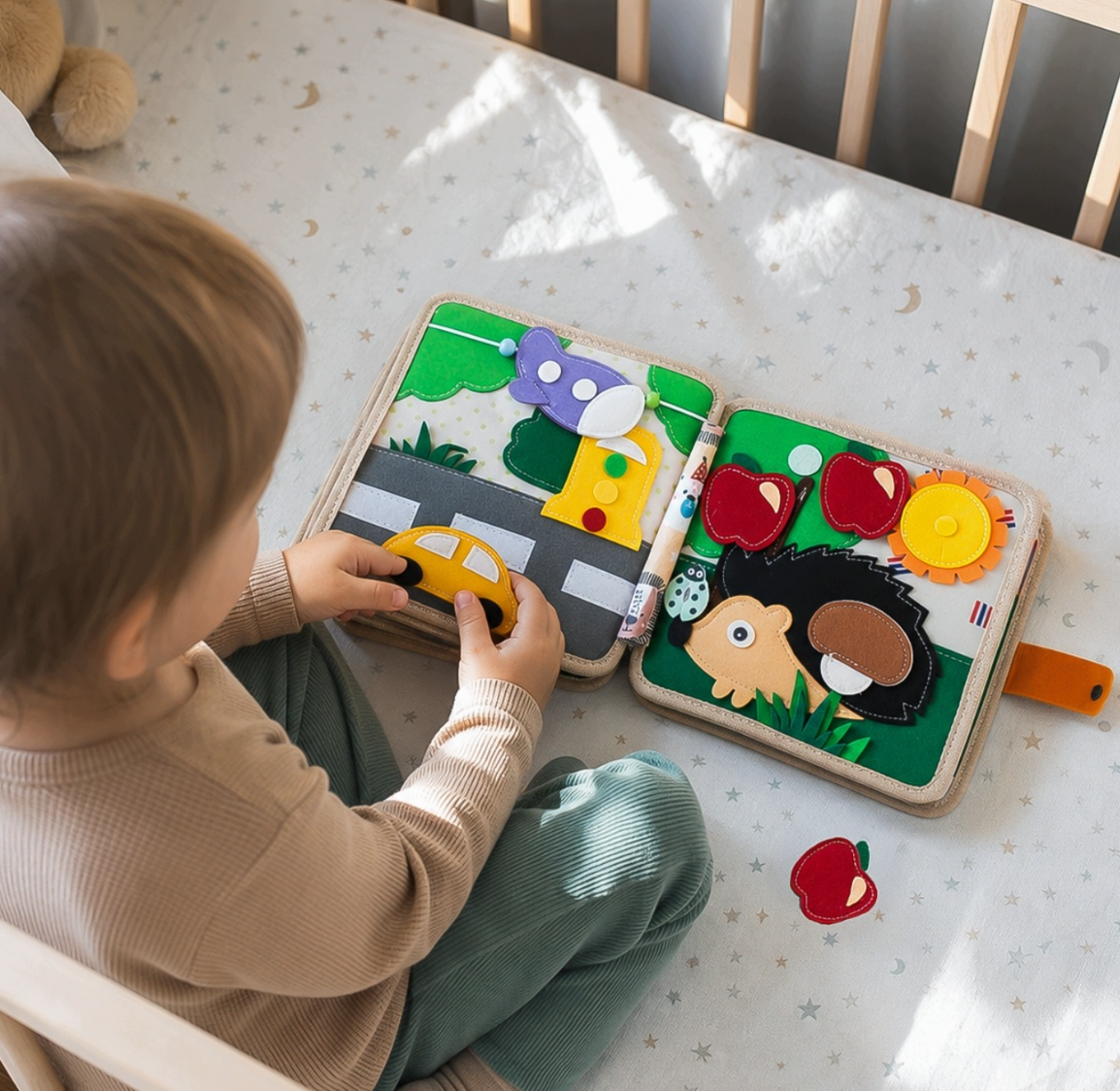 Montessori lavinamoji knyga vaikams žirafa medžiaginė