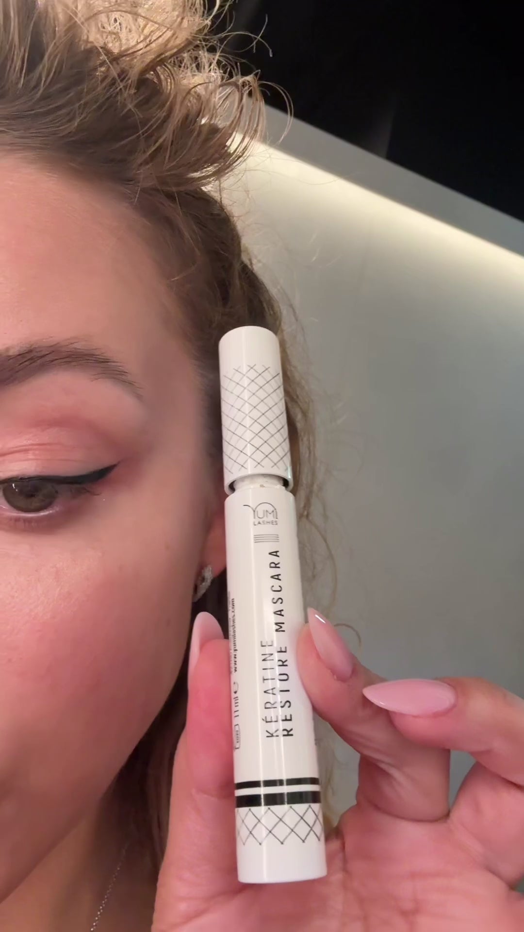 MANGNIFICENCE BLACK MASCARA