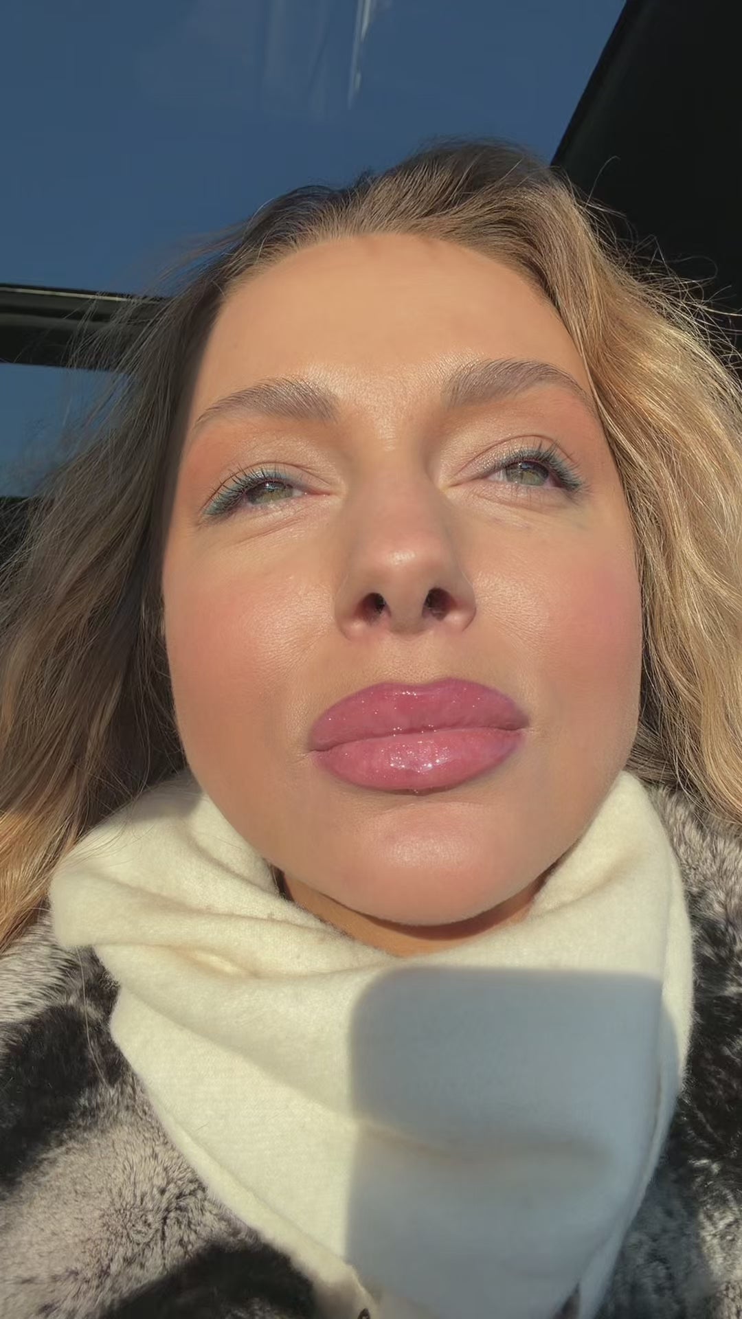 Miss Cop Glowy Kissy lūpų blizgesys Sorbet Fraise, 4.2 g