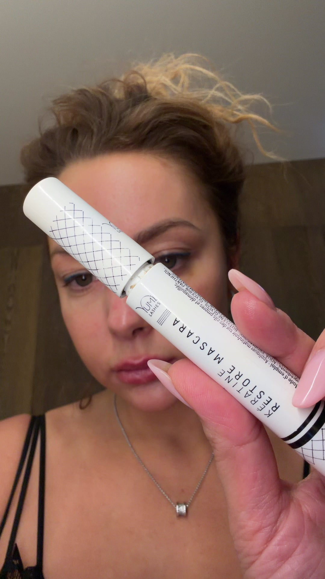 Nourishing care mascara with keratin